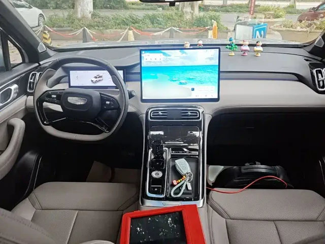 Geely Boyue L — Фото автомобиля 9