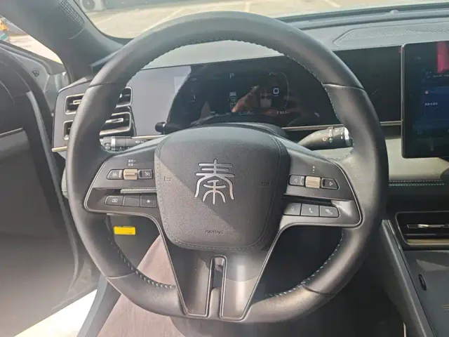 BYD Qin L — Фото автомобиля 15