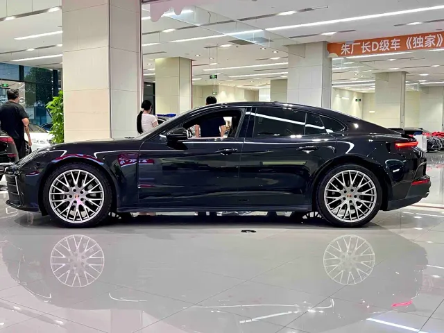 Porsche Panamera — Фото автомобиля 3