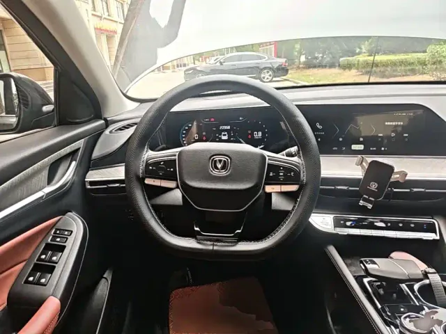 Changan Eado — Фото автомобиля 10