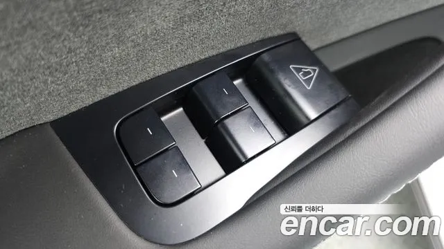Tesla Model Y — Фото автомобиля 19