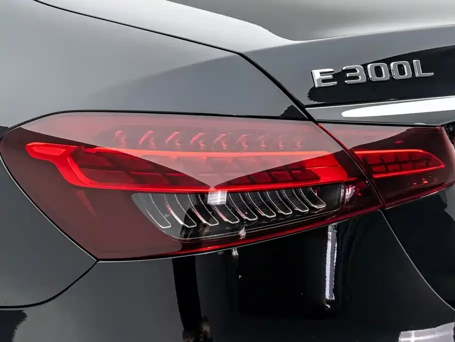 Mercedes-Benz Mercedes-Benz E-Class 2022 Facelift E 300 L Fashion Style — Фото автомобиля 15