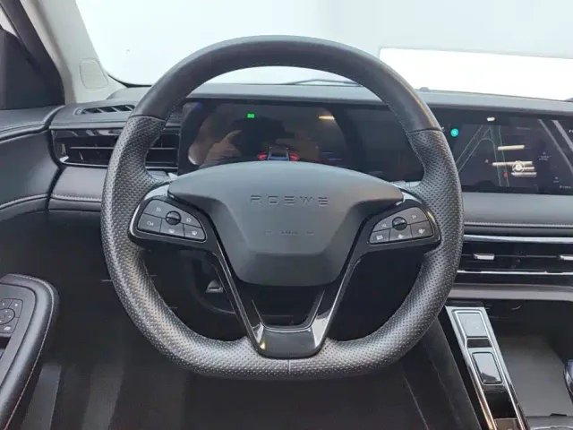 Roewe i5 — Фото автомобиля 15