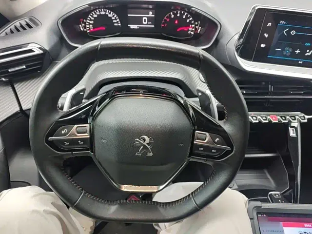 Peugeot 2008 — Фото автомобиля 10