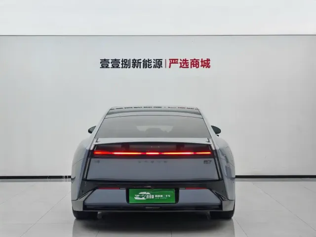 Xpeng P7 — Фото автомобиля 9