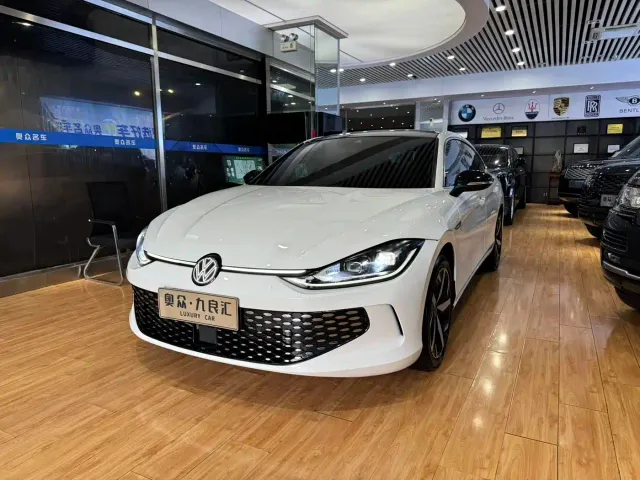 Фотография автомобиля — Volkswagen Lamando
