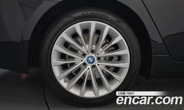 BMW 5 Series G30 — Фото автомобиля 5