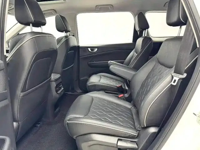 Wuling Jiachen — Фото автомобиля 12