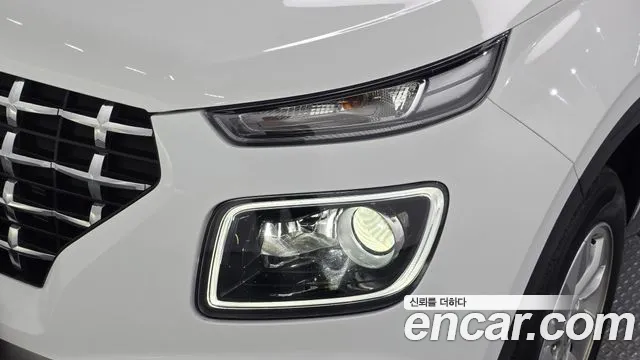 Hyundai Venue — Фото автомобиля 7