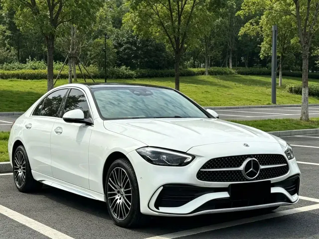 Mercedes-Benz C-Class — Фото автомобиля 3