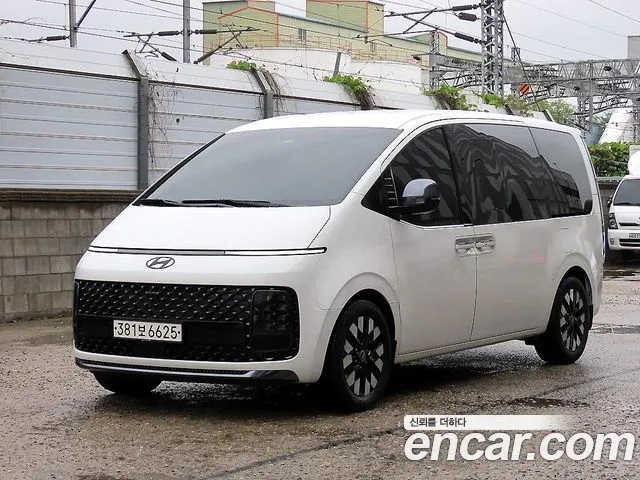 Hyundai Staria Staria L3.5 Lounge 7 мест — Фото автомобиля 2