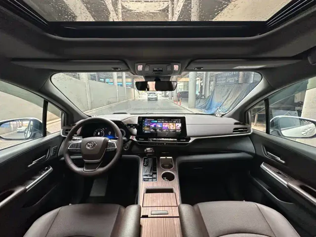 Toyota Granvia — Фото автомобиля 11