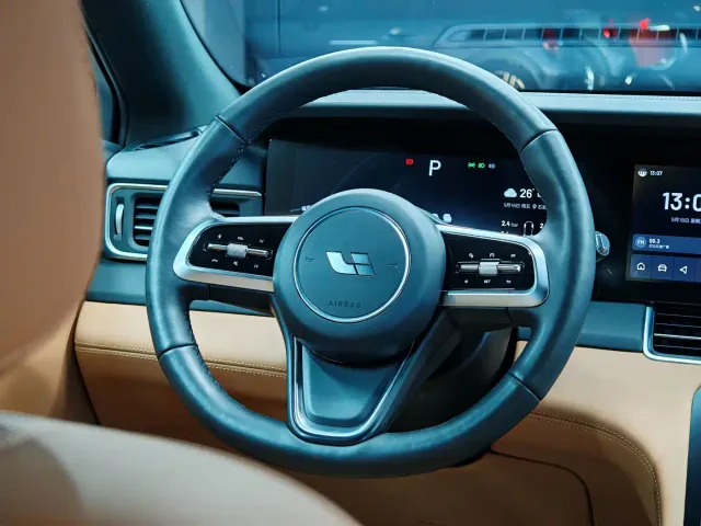 Li Auto ONE — Фото автомобиля 9