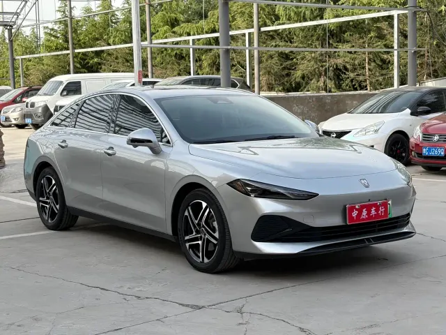 Roewe D7 — Фото автомобиля 3