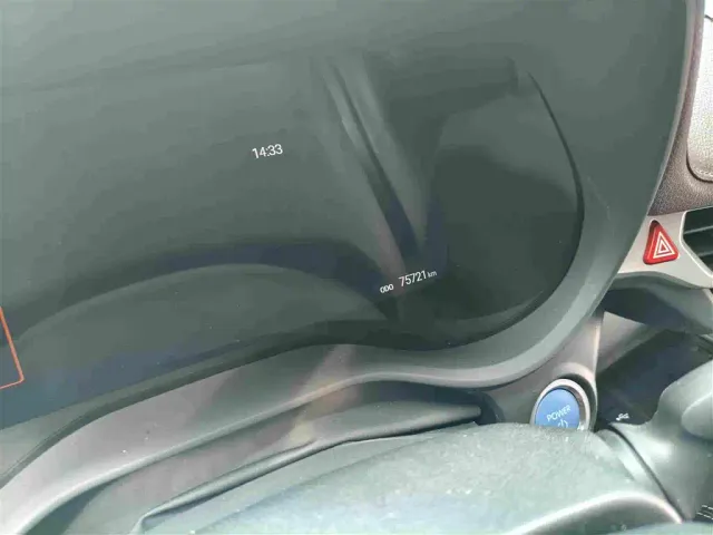 Toyota Sienna — Фото автомобиля 11