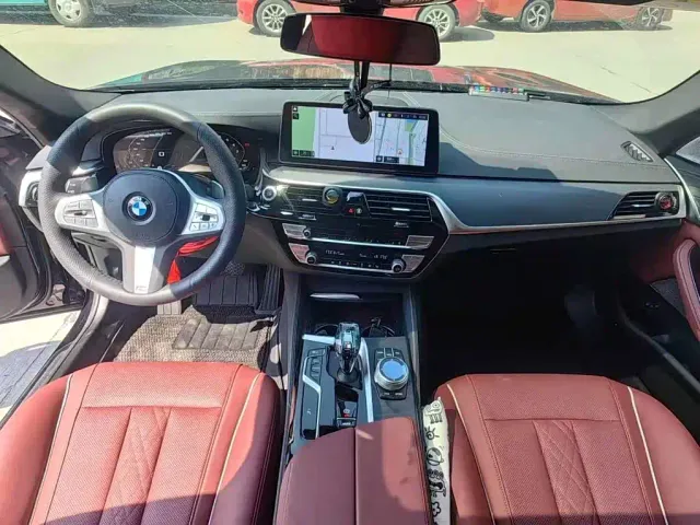 BMW 5 Series — Фото автомобиля 9