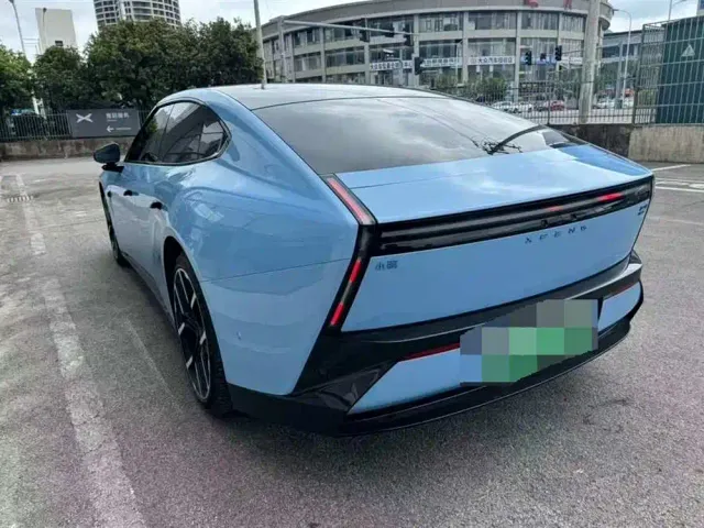 Xpeng P7 — Фото автомобиля 5