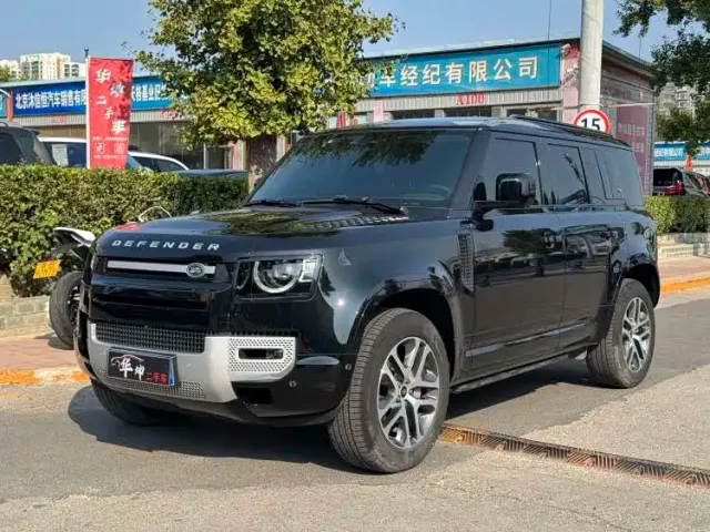 Land Rover Defender — Фото автомобиля 8