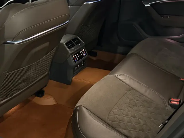 Audi A7L — Фото автомобиля 5