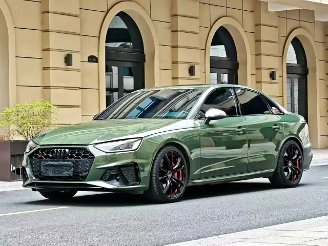 Фотография автомобиля — Audi S4