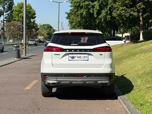 Geely Boyue — Фото автомобиля 5