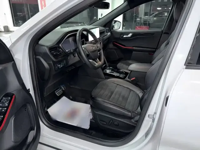 Ford Escape — Фото автомобиля 5