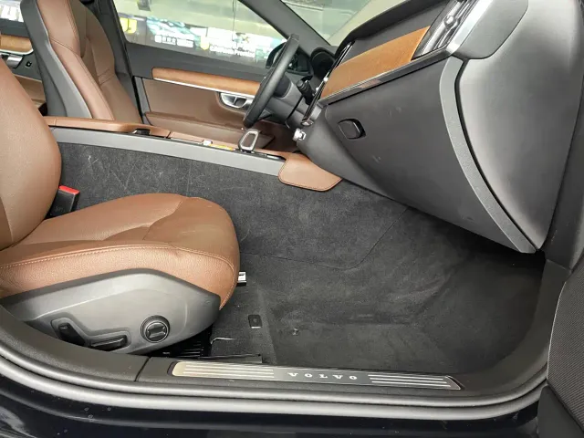 Volvo Volvo S90 2024 B5 Momentum Luxury Edition — Фото автомобиля 30