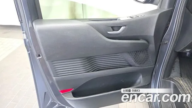 Hyundai Staria Staria 4WD Tourer 11 мест — Фото автомобиля 24