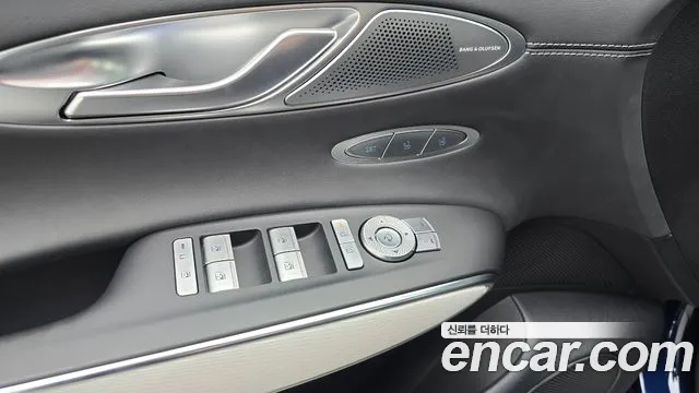 Genesis GV70 — Фото автомобиля 29