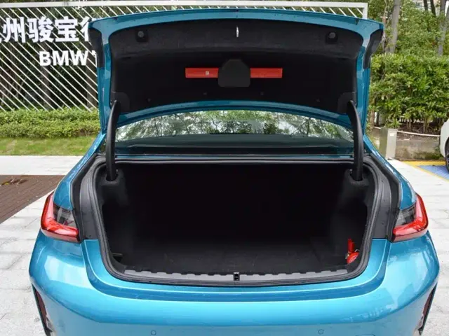 BMW 3 Series — Фото автомобиля 7