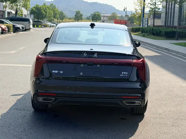 Hongqi H5 — Фото автомобиля 5