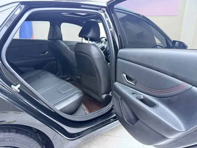 Hyundai Elantra — Фото автомобиля 21