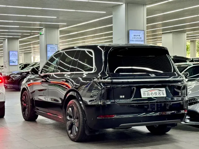 Li Auto L9 — Фото автомобиля 9