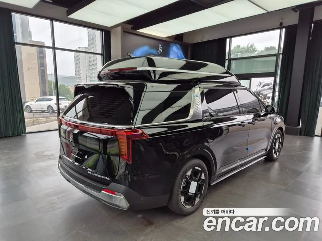Kia Carnival Generation 4 — Фото автомобиля 2