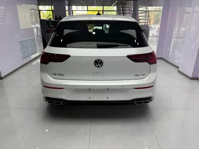 Volkswagen Golf — Фото автомобиля 3