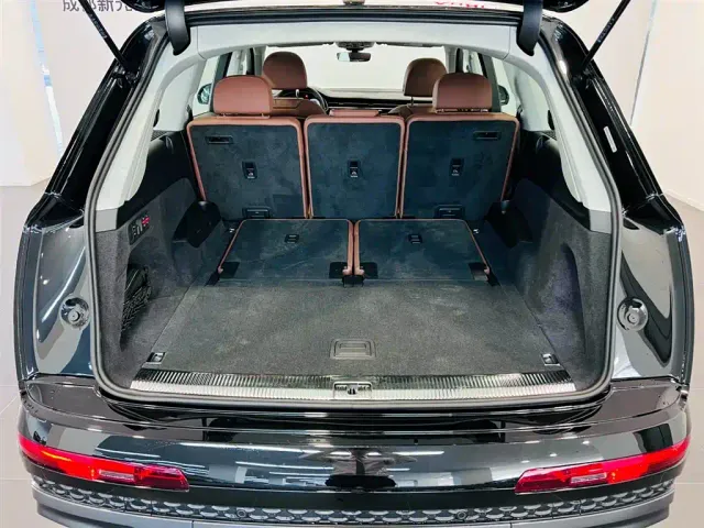 Audi Q7 — Фото автомобиля 6