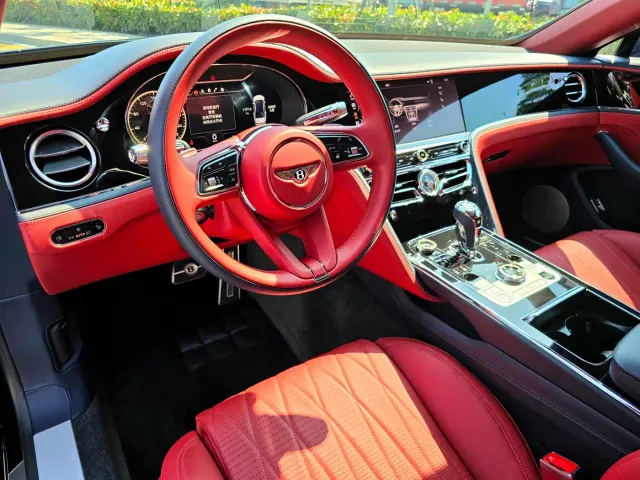 Bentley Flying Spur — Фото автомобиля 6