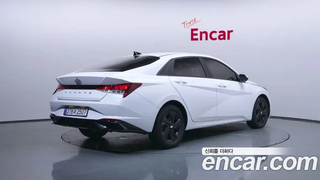 Hyundai AVANTE Avante (CN7) — Фото автомобиля 2