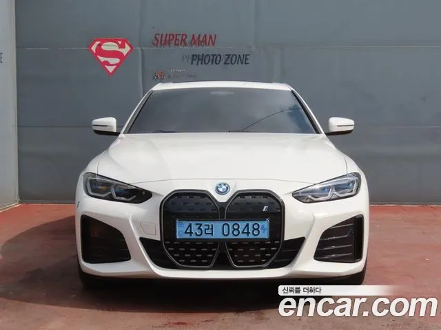 BMW i4 — Фото автомобиля 2