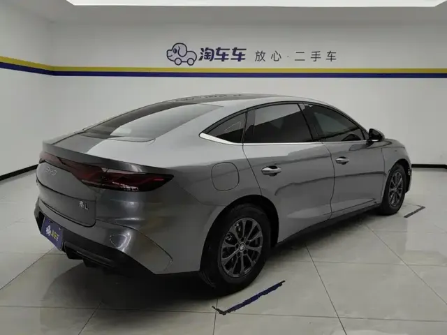 BYD Qin L — Фото автомобиля 3