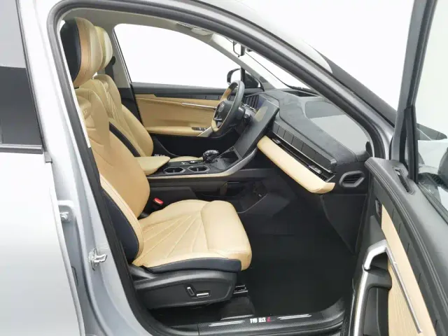 Geely Boyue L — Фото автомобиля 23