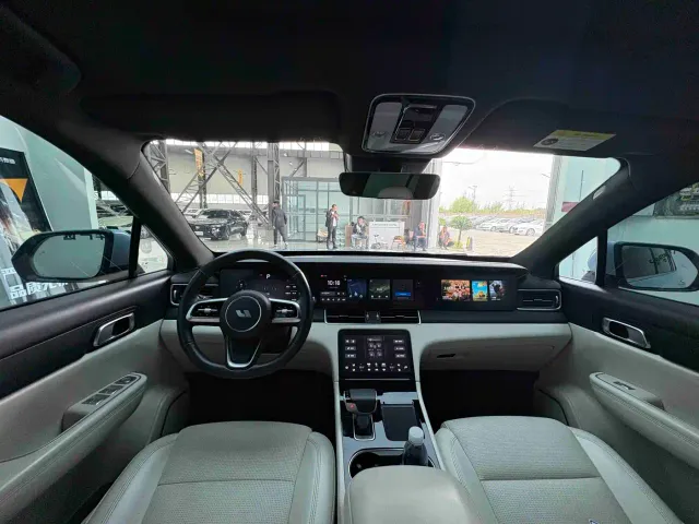 Li Auto ONE — Фото автомобиля 7