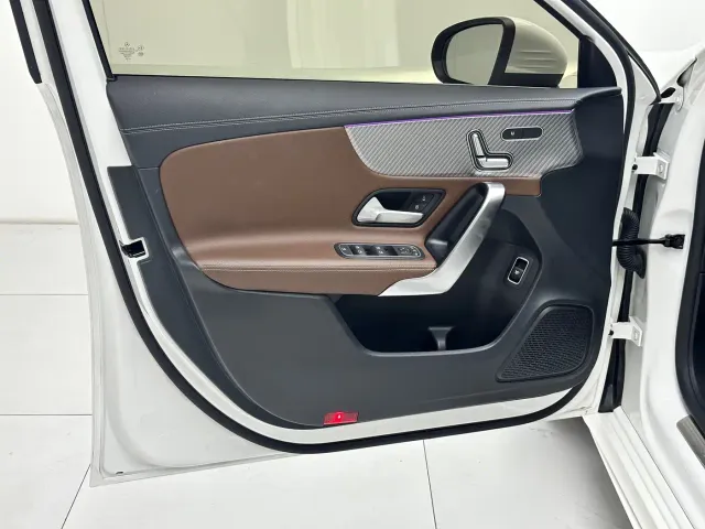 Mercedes-Benz A-Class — Фото автомобиля 12