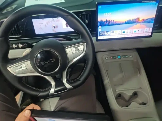 BYD Sealion 05 EV — Фото автомобиля 9