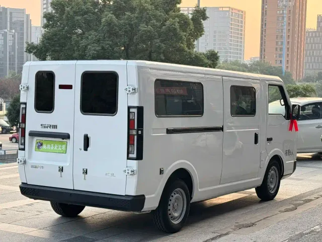Shineray Xinyuan E3L — Фото автомобиля 9