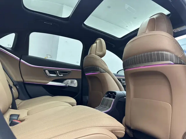 Mercedes-Benz E-Class — Фото автомобиля 14