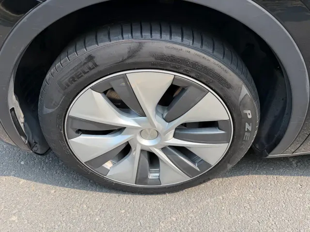 Tesla Model Y — Фото автомобиля 4