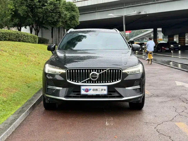 Volvo XC60 — Фото автомобиля 2