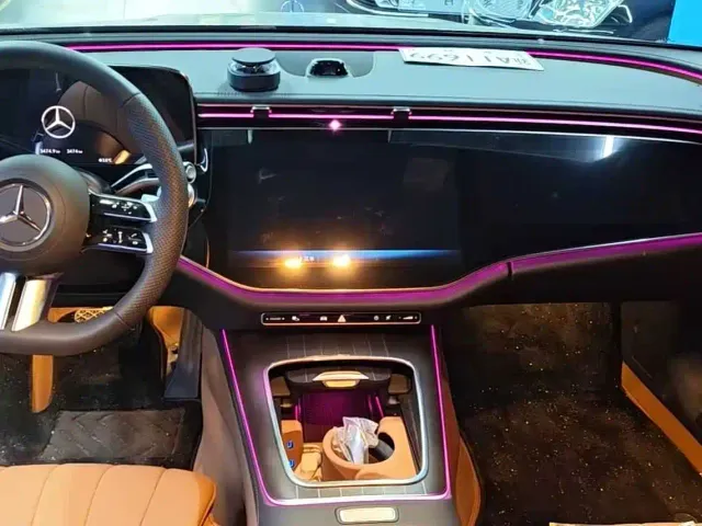 Mercedes-Benz E-Class — Фото автомобиля 4