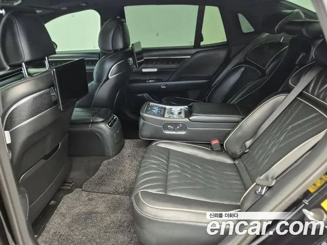 Genesis G90 Бензин 3.5 турбо AWD — Фото автомобиля 12